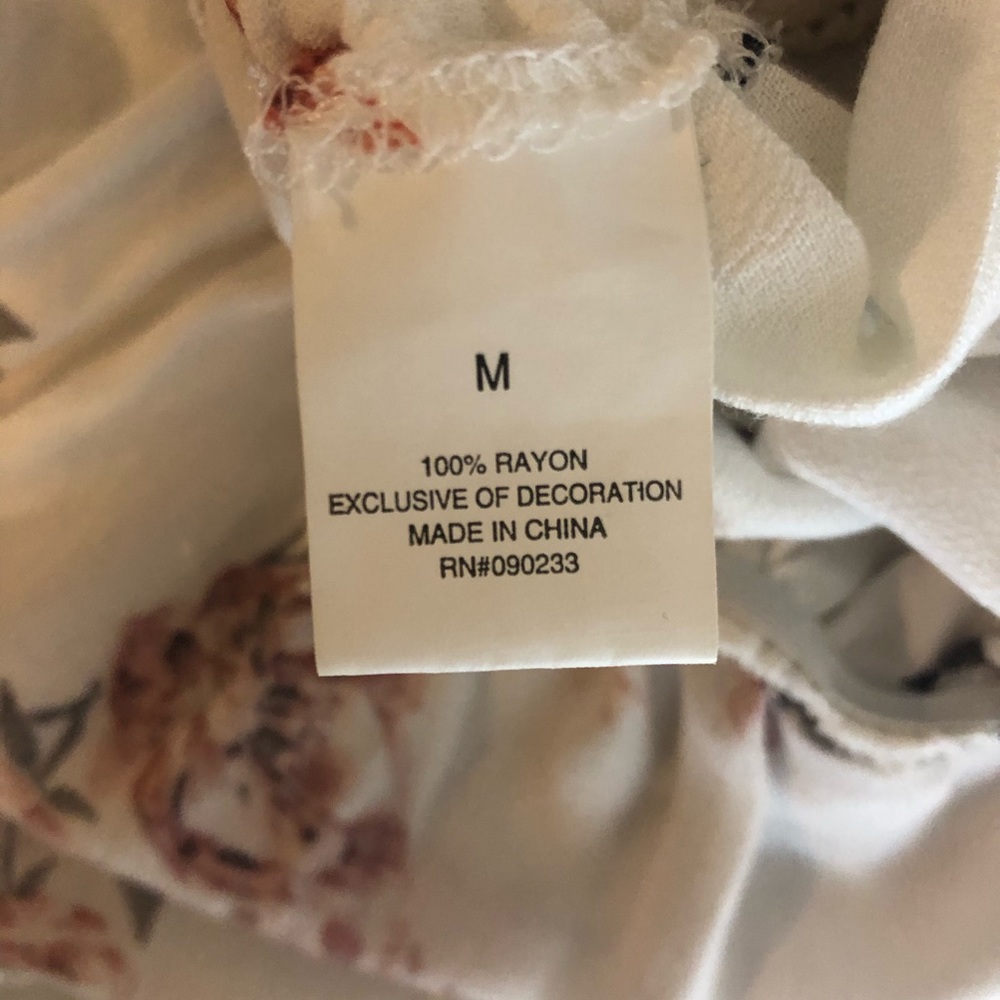 Kendall & Kylie Floral Romper Sz Medium - Picture 7 of 8